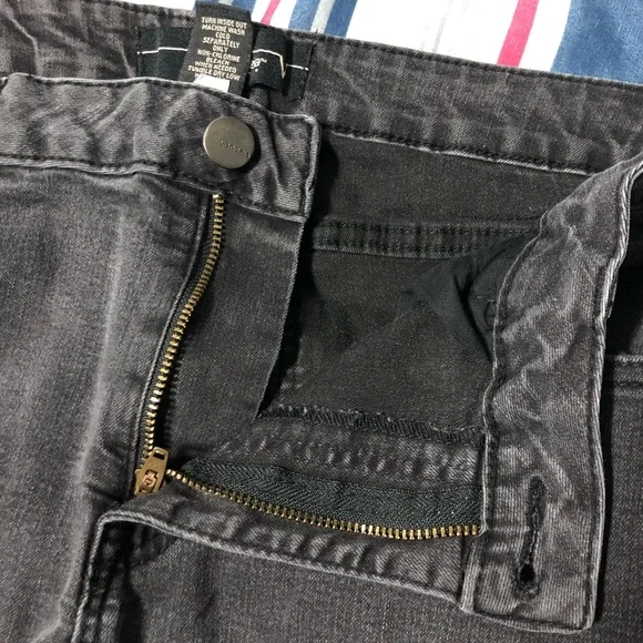 🔥 LAST CHANCE 🔥 Venezia Black Sequin Jeans - 18W - Picture 7 of 7